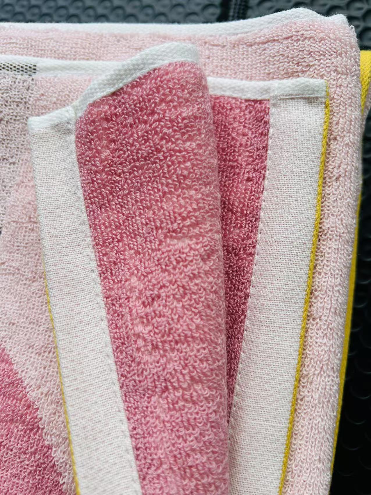 Large Cartoon Bath Towel for Kids – Soft 140x70cm Animal Pattern Beach Towel